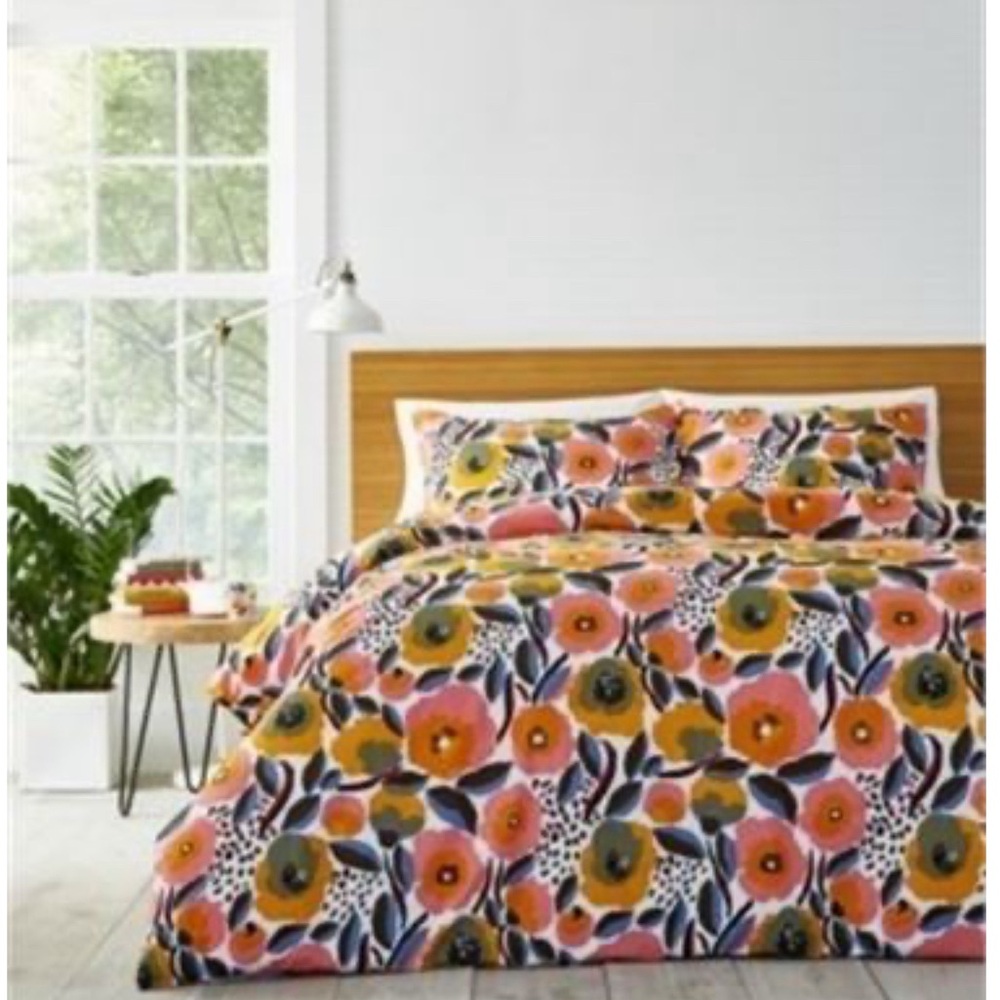 Returned Marimekko Rosarium Duvet Cover Set 
KING orig:180 NO OFFERS RARE!! …